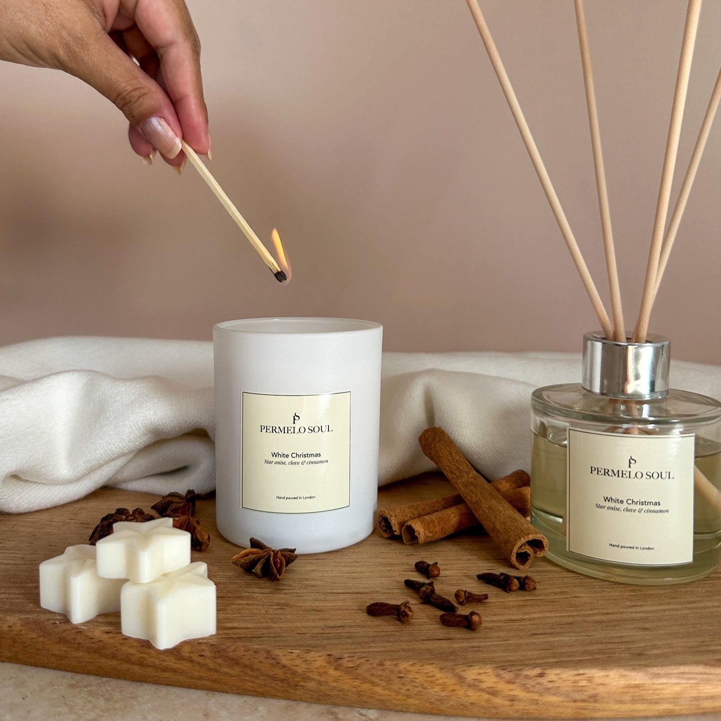 White Christmas Soy Candle – Spiced Holiday Fragrance