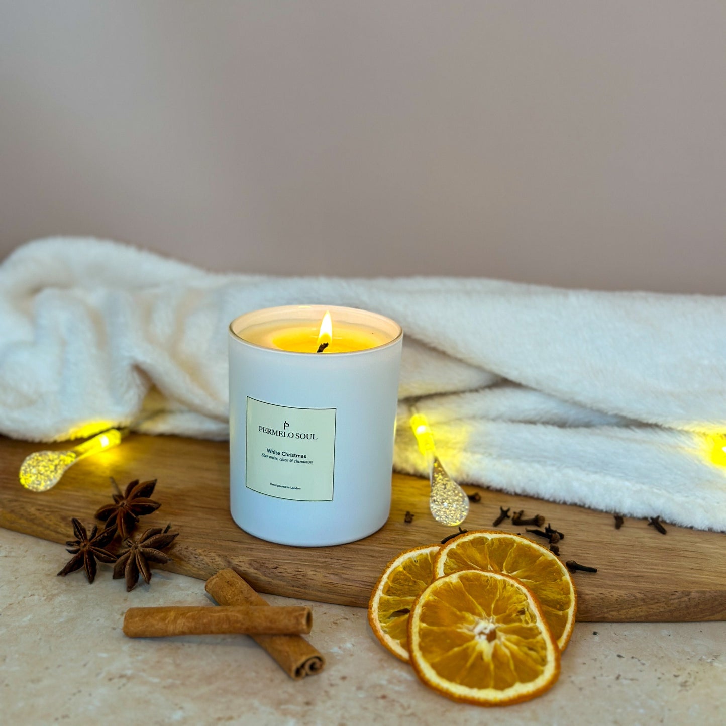 White Christmas Soy Candle – Spiced Holiday Fragrance