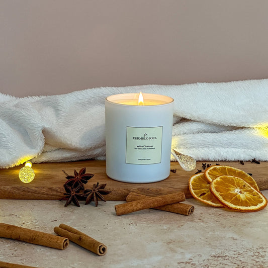 White Christmas Soy Candle – Spiced Holiday Fragrance
